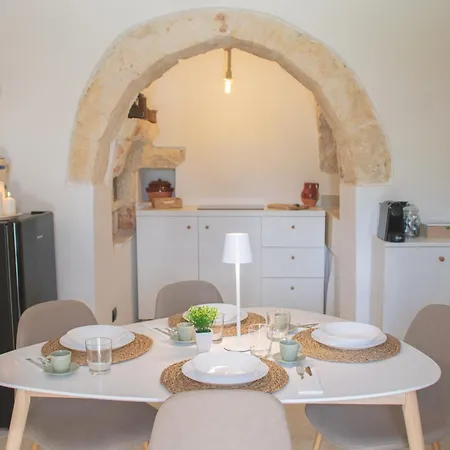 בית נופש La Nicchia Trullo Ostuni - Garden, Bikes & Bbq *