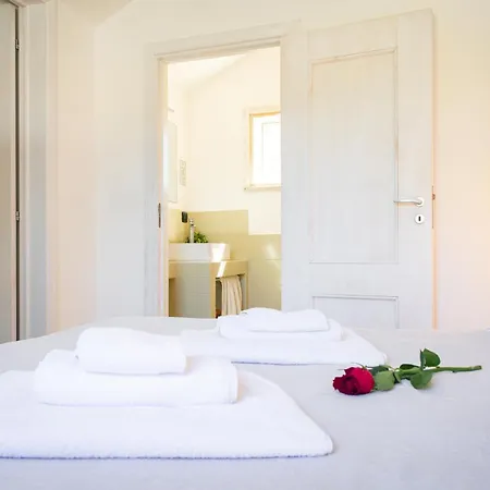 Tatil Evi Dolcevita - Trullo With Garden, Bikes & Bbq Ostuni